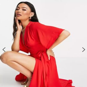 Liquorish kimono sleeve wrap dress in red